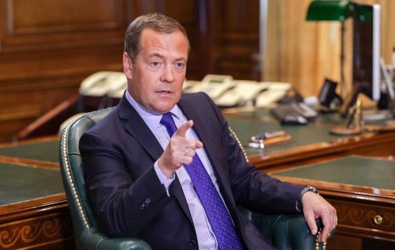 Dmitrij Medveděv: Rusko bude dodávat plyn do EU v požadovaných objemech, pokud nebudou jeho paže zkroucené.