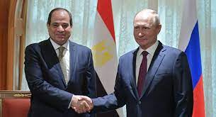 Ruský prezident Vladimir Putin během pracovní snídaně poděkoval svému kolegovi z Egypta za pomoc při konání rusko-afrického summitu a uvedl, že s ním bude muset sdílet část své mzdy.